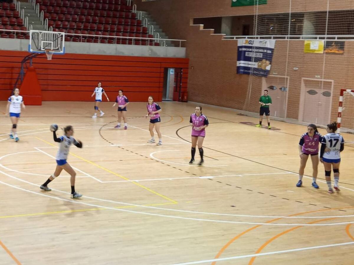 El Elda Prestigio vuelve a la senda de la victoria (26-21)