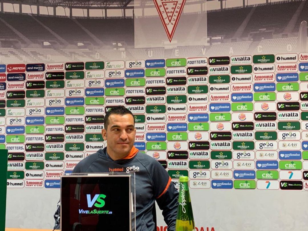 Adrián Hernández en la sala de prensa de Nueva Condomina antes del derbi ante el UCAM