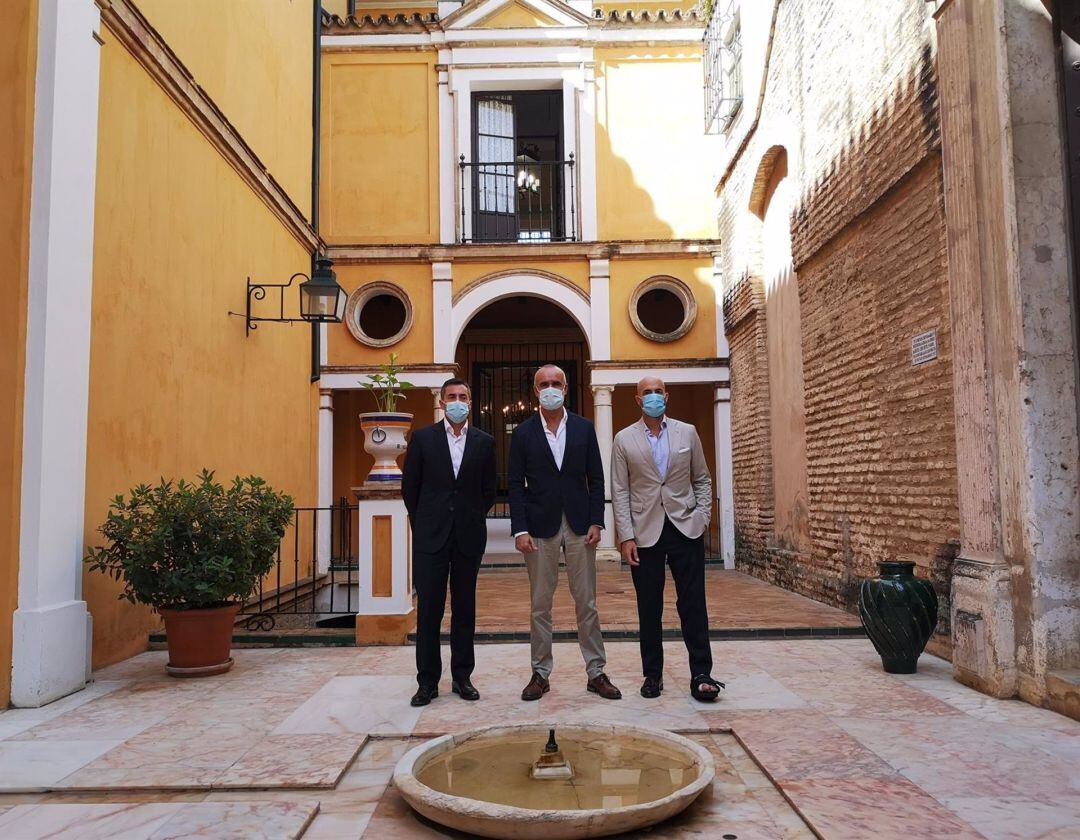 Álvaro Guillén, Antonio Muñoz y Antonio Jiménez, en el Real Alcázar