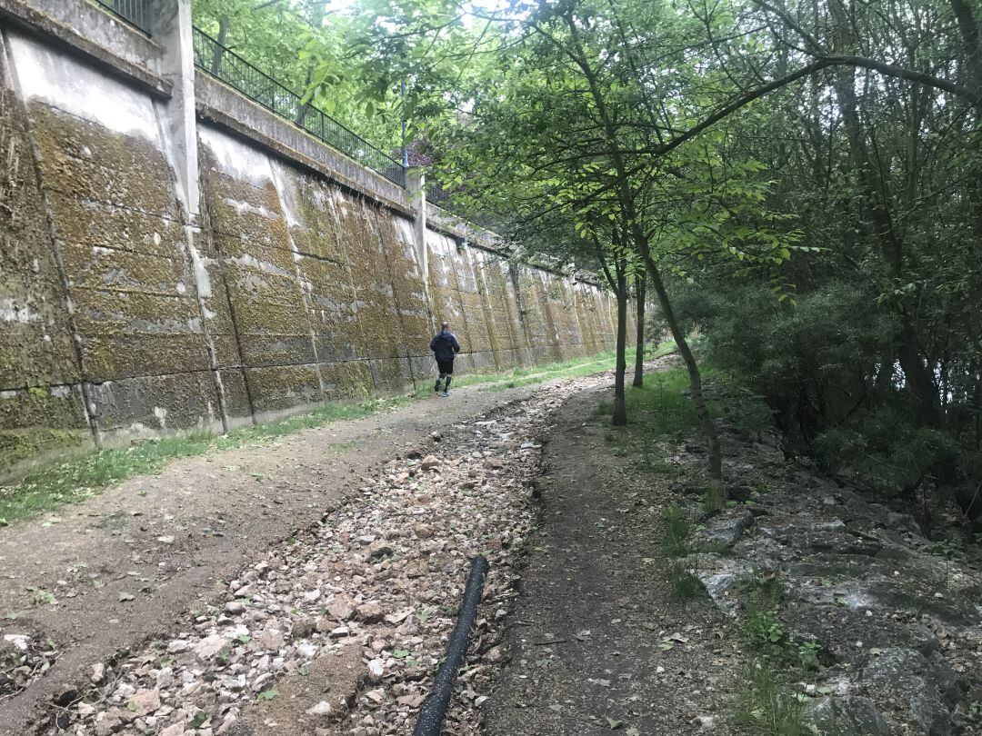 Los efectos de las riadas en el paseo del Sil a su paso por Ponferrada 