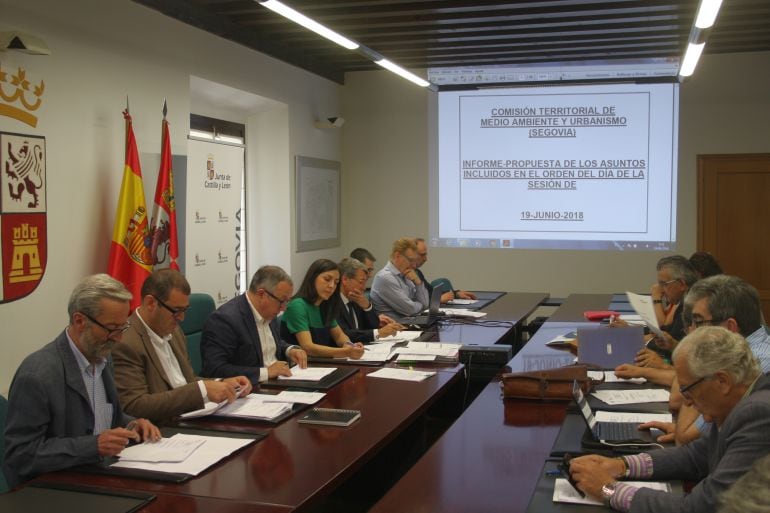 Reunión de la comisión territorial de Medio Ambiente y Urbanismo en la sede de la delegación territorial de la Junta