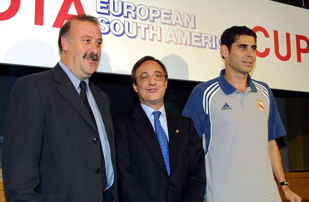 Vicente del Bosque, Florentino Pérez y Fernando Hierro, en el año 2000