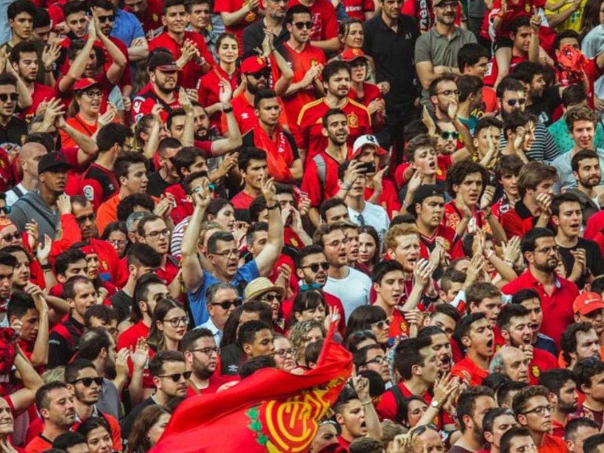 Entrevista con los representantes de Unión de Peñas del Real Mallorca y Moviment Mallorquinista con motivo del viaje a Tarragona