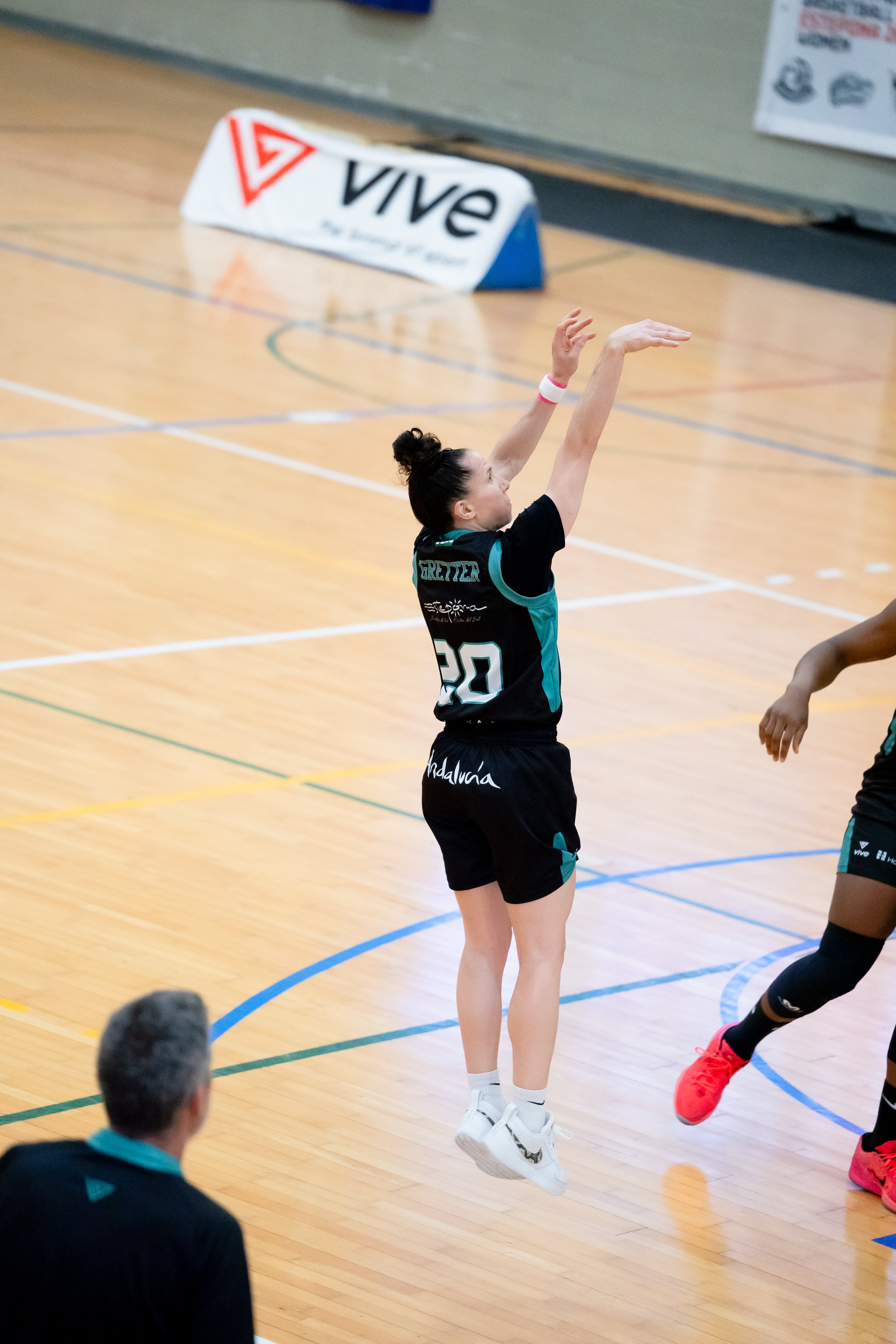 El CAB Estepona se enfrentó al Royal Castors Braine belga en el torneo Vive