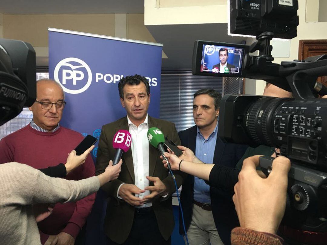 Company junto a Marí Bosó en una de sus visitas a Ibiza 