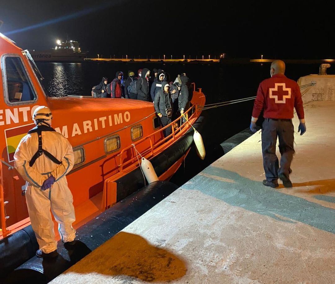 Llegada de inmigrantes a la costa de Alicante