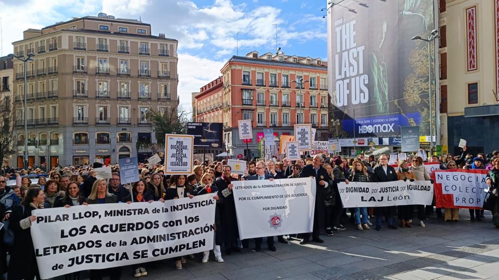 Esta mañana han marchado desde la Plaza de Callao de Madrid hasta la sede del Ministerio de Justicia en la calle San Bernardo.