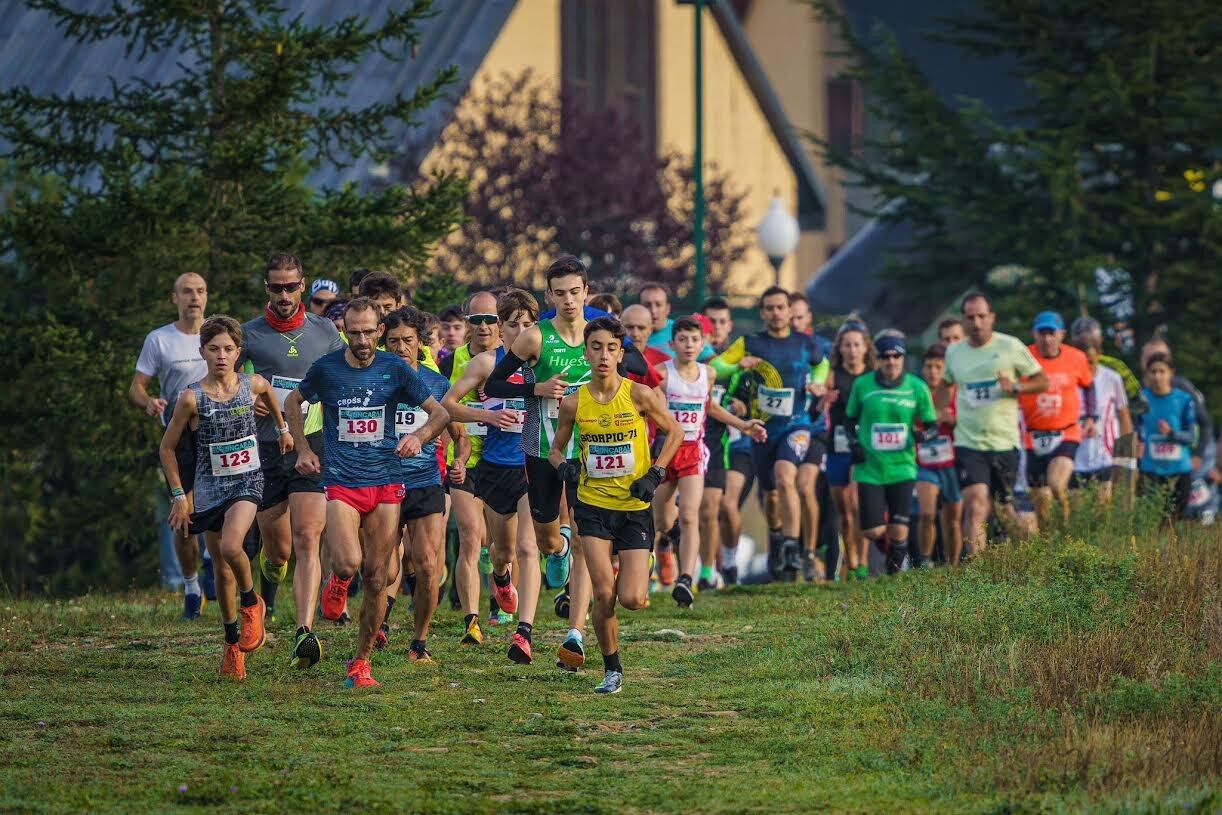 Buena participación a pesar del frío (Foto: Turismo Villanúa /Yhabril)