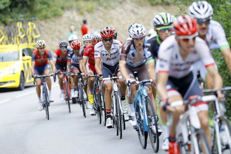 Un grupo de ciclistas durante la etapa de hoy en el Tour de Francia.