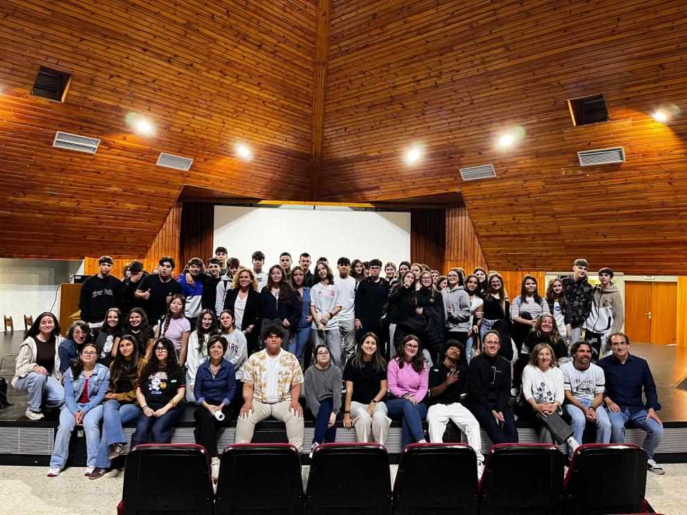 Estudiantes de Catarroja en las instalaciones del IES Pirámide (Huesca))