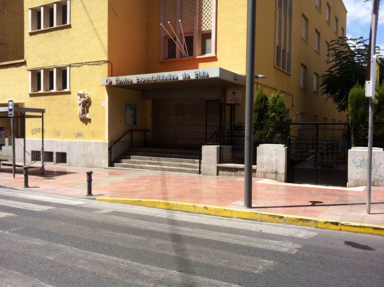 Fachada del Centro de Espacialidades de Elda