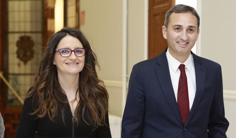 La vicepresidenta, Mónica Oltra, junto al presidente de la Diputación, César Sánchez, en su segunda visita a la institución provincial para abordar las competencias en materia social.