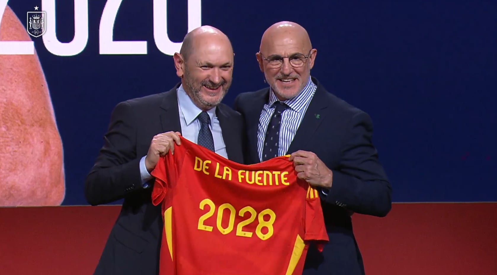 Luis de la Fuente y Rafael Louzán, tras la renovación del seleccionador hasta 2018