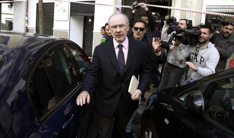 El exvicepresidente del Gobierno Rodrigo Rato a su salida esta mañana de su despacho.