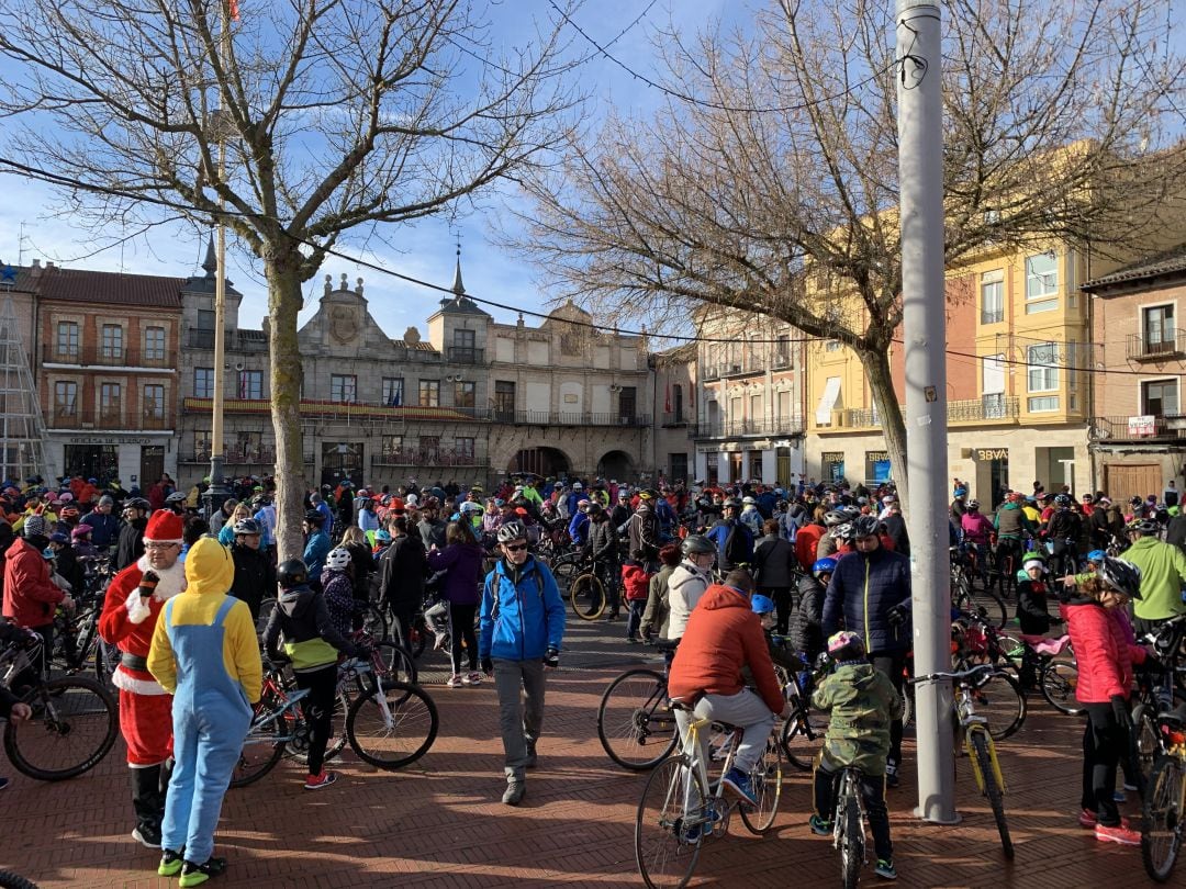 La Marcha Popular del Cochinillo ha reunido a más participantes que en años anteriores