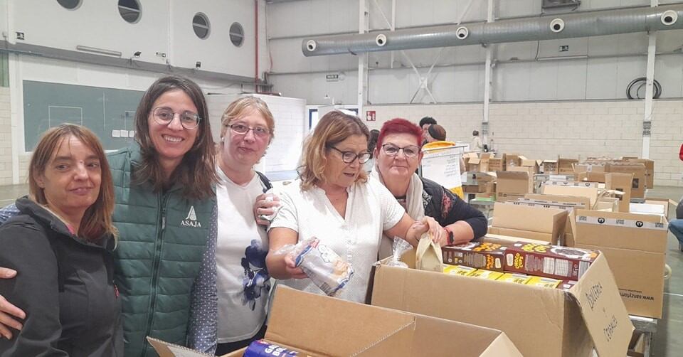 Grupo de voluntarias que participan en la recogida solidaria. Foto: Ayuntamiento de Barbastro