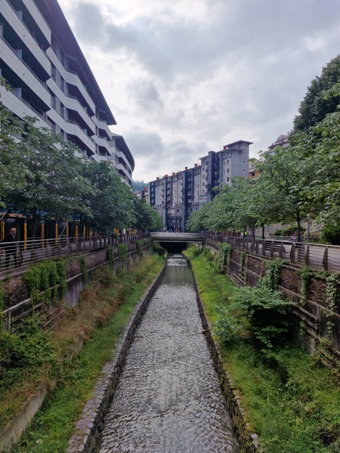 El río Ego a su paso por Eibar