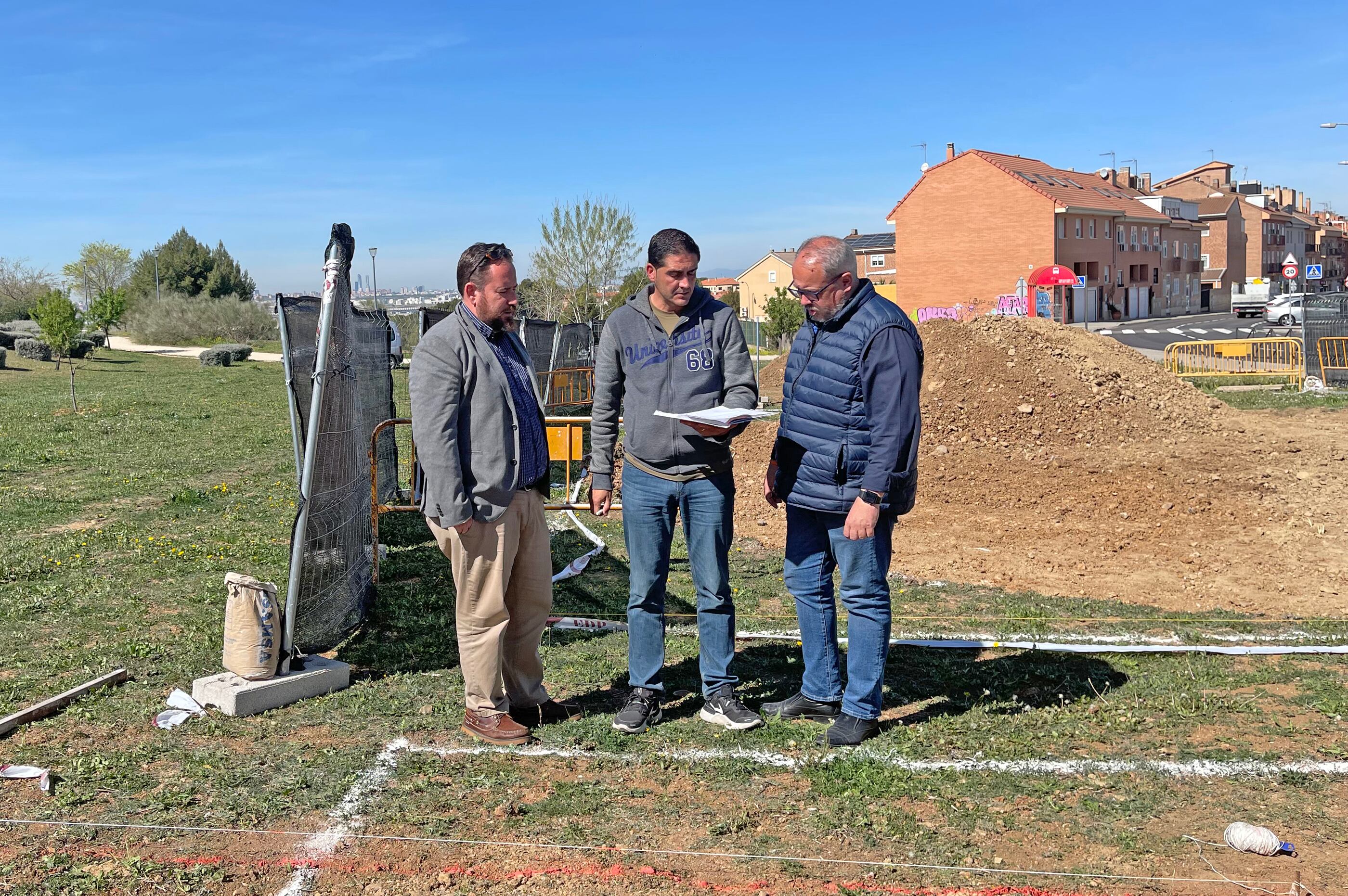 El área, ubicada en el Paseo del Radar y cuyas obras cuentan con un pecio de más de 160.000 euros, ofrecerá una alternativa refrescante para los más pequeños en los meses de más calor