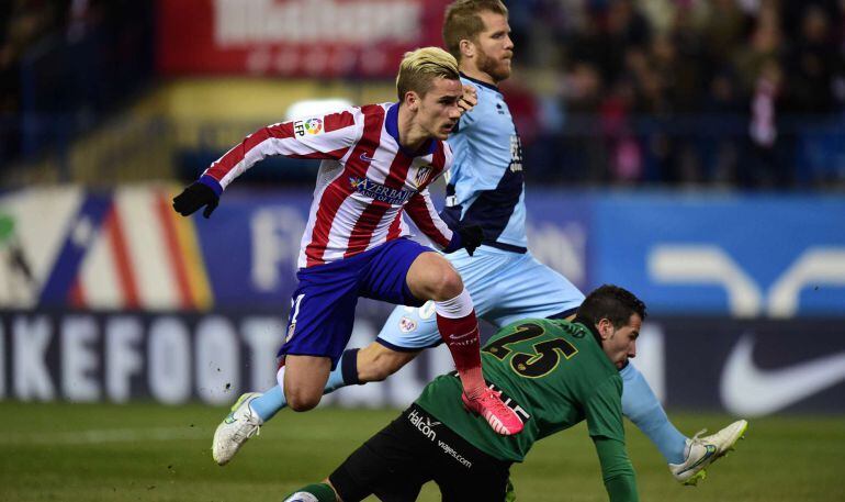 El delantero marca dos goles en la victoria del Atlético ante el Rayo.