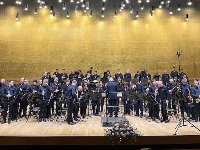 La Unió Musical de Muro tras interpretar una de las obras en el certamen provincial celebrado este 19 de abril en el ADDA de Alicante.