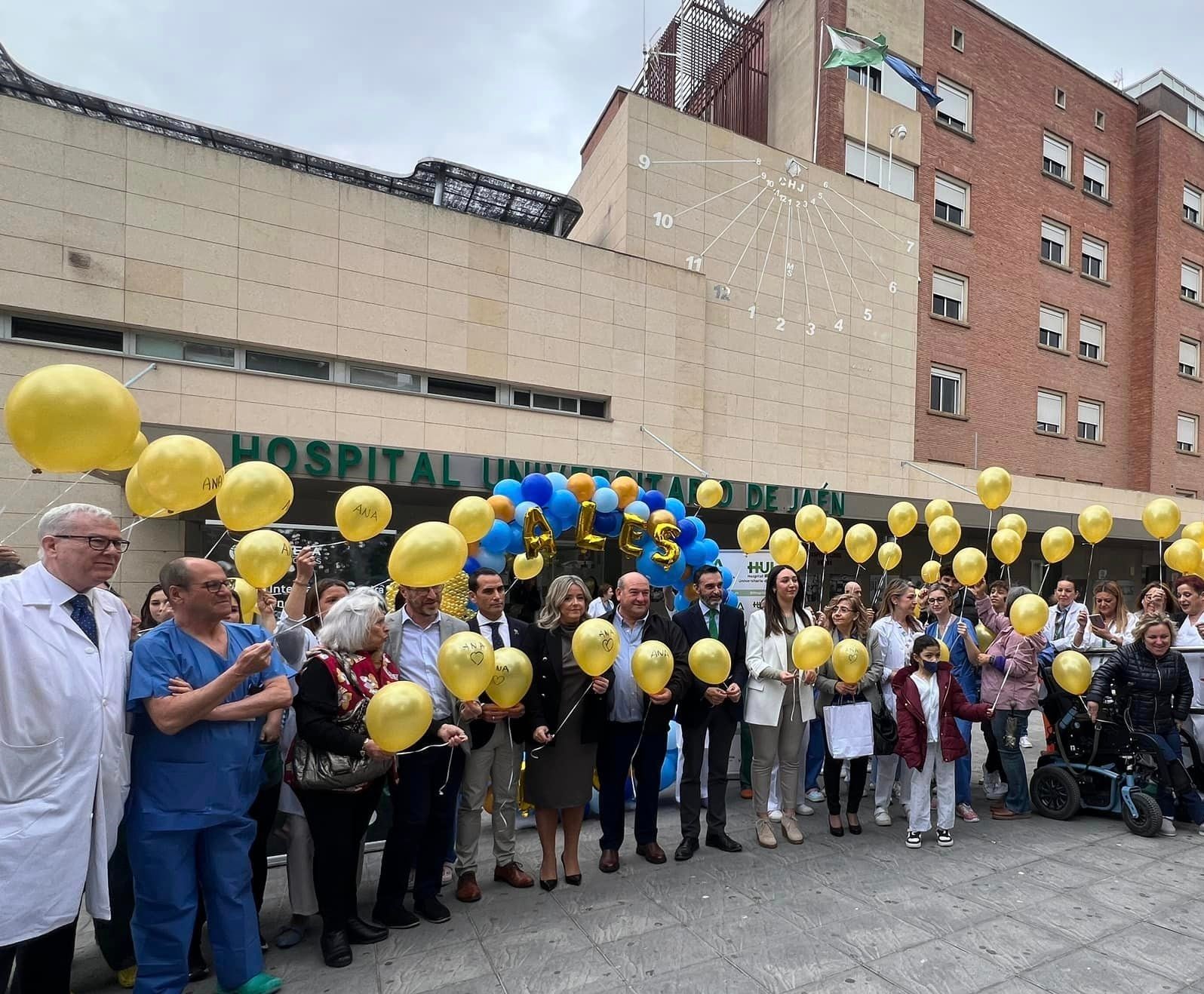 Acto de ALES a las puertas del Hospital Materno Infantil de Jaén.