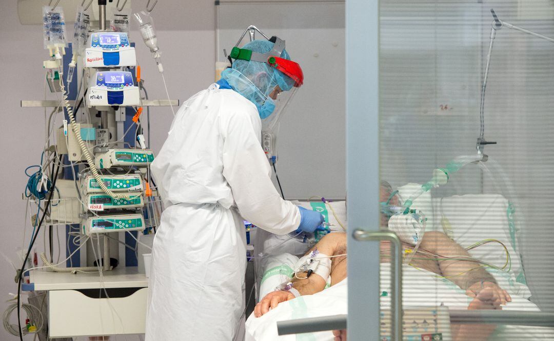 Paciente COVID con respirador