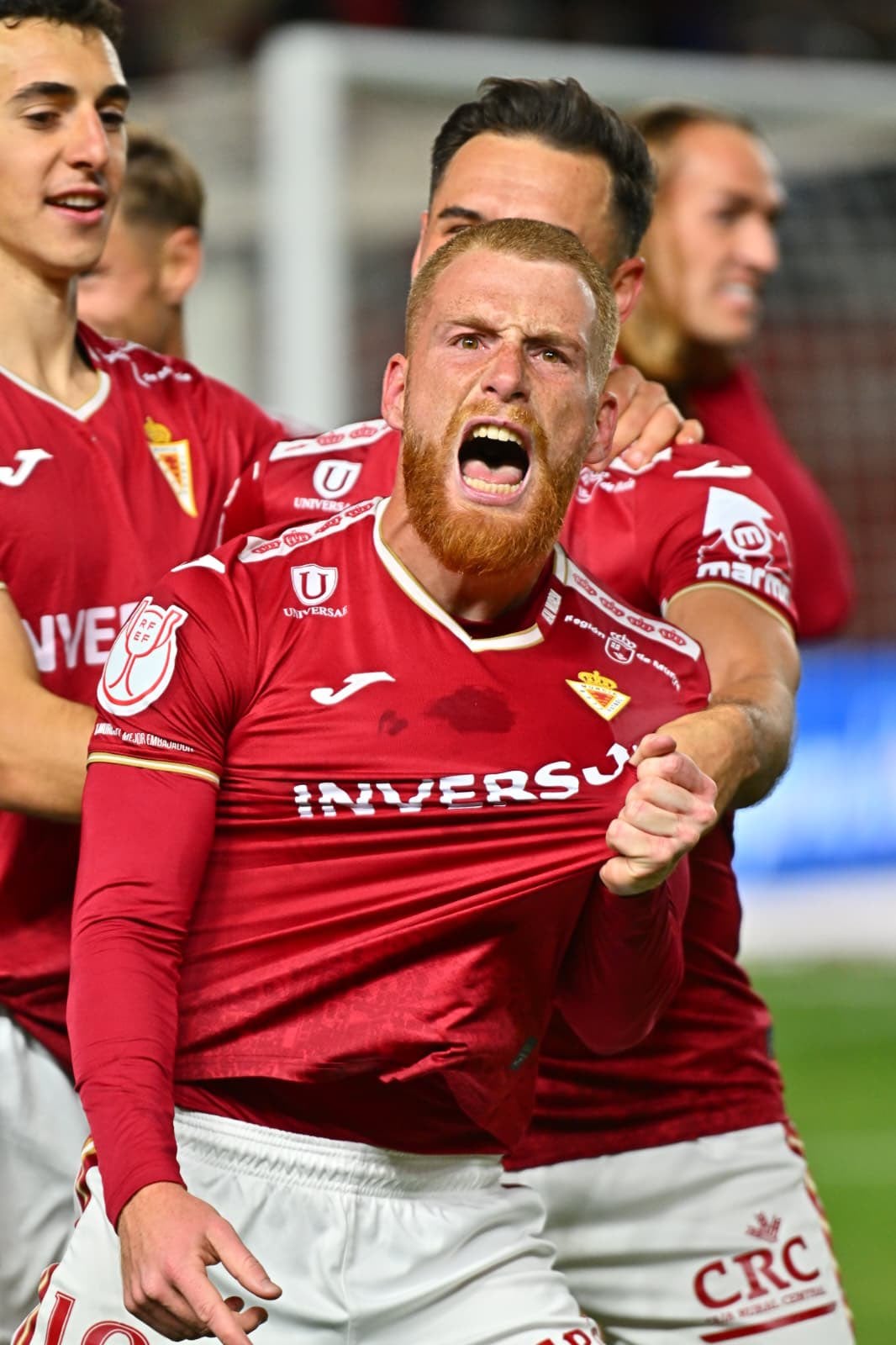 David Vicente celebra un gol de Copa con el Real Murcia.