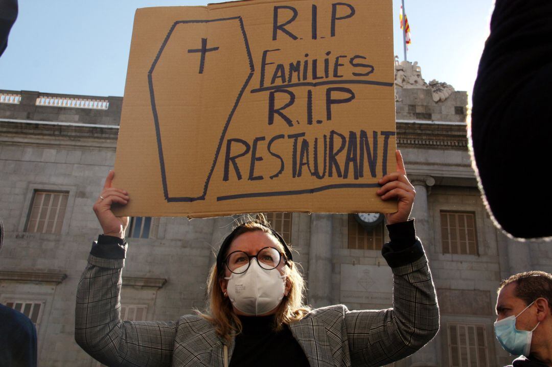Manifestación de restauradores en Barcelona, esta mañana.