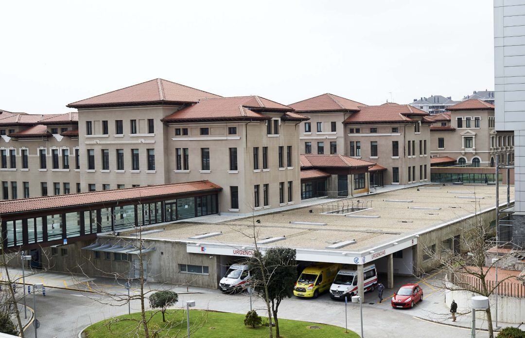 Ambulancias en el Hospital Marqués de Valdecilla