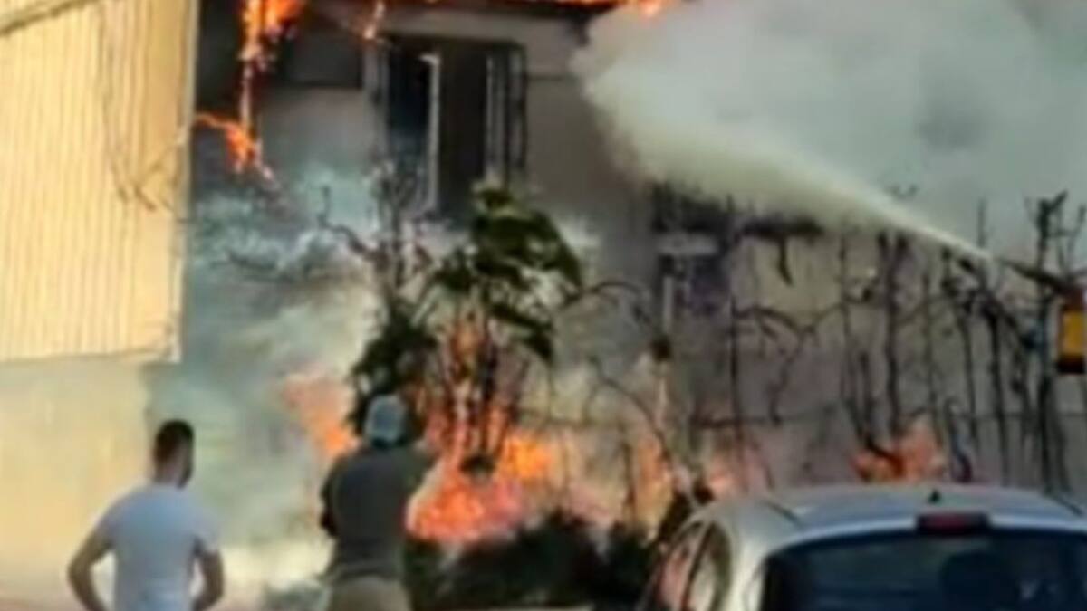 Una colilla pudo originar el incendio en el bloque de viviendas de Jerez