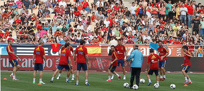 La selección española se ejercita en Sevilla