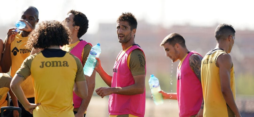 Bergara (c) durante una sesión de entrenamiento en la Ciudad deportiva