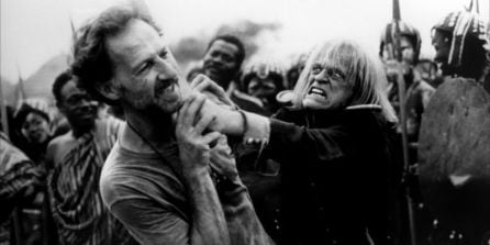 Klaus Kinski golpea al director Werner Herzog en el rodaje de Cobra Verde