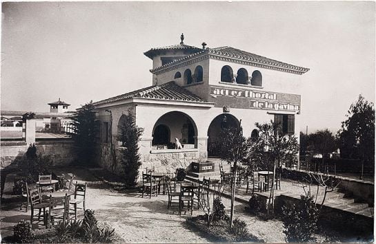 Una imatge antiga de l&#039;Hostal de la Gavina. Fundació Masó.