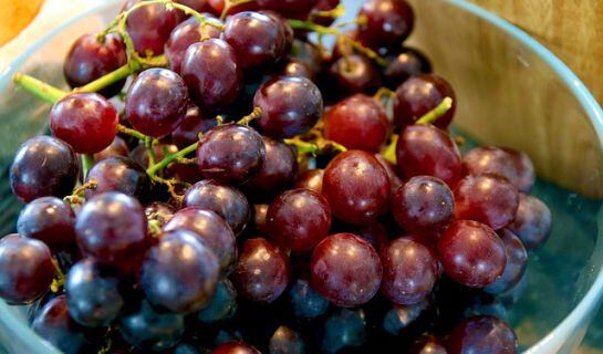 La uva es buena para regular la tensión por su alto contenido en potásio