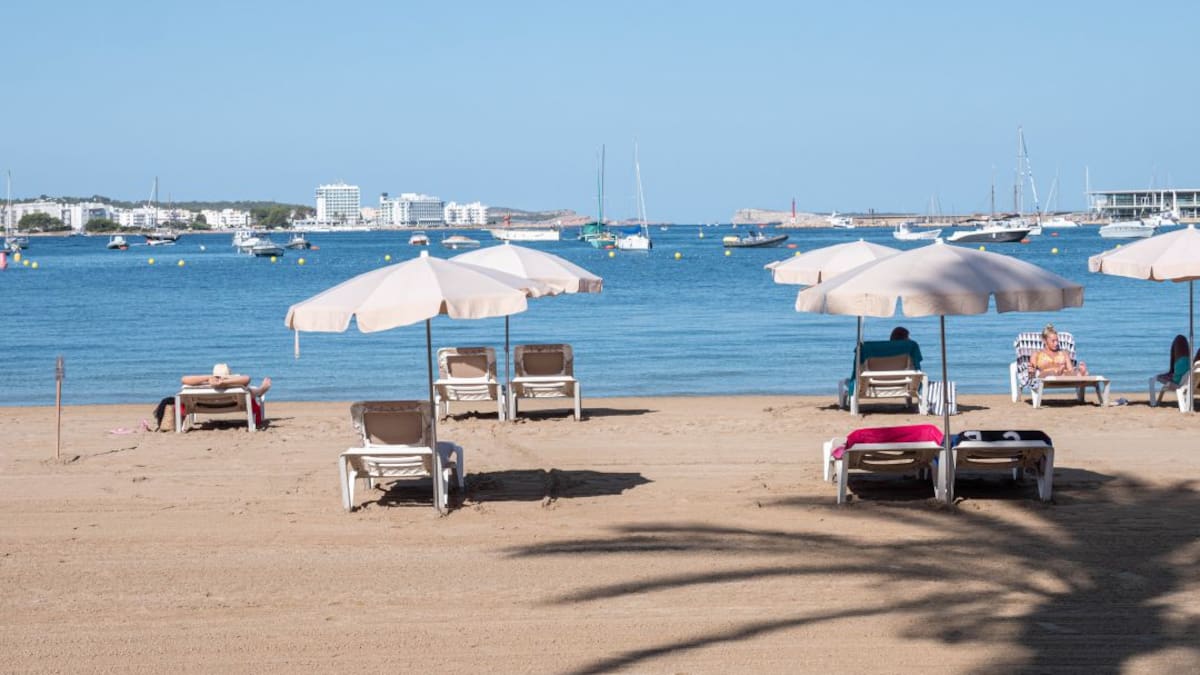 Parte de los concesionarios de playas de Ibiza salvan la temporada con el turismo nacional