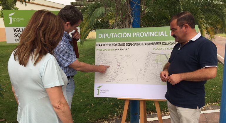 Los diputados de Infraestrcuturas Municipales y Bienestar Social, José Castro y María Eugenia Valdivielso