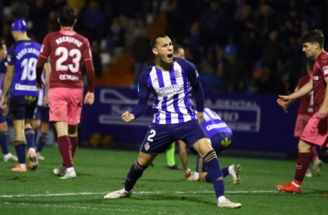 Buen punto para la Ponferradina