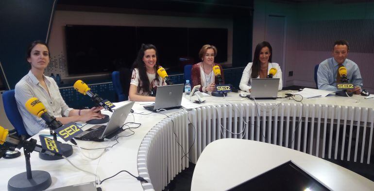 Rita Maestre (Ahora Madrid), Elena Jiménez, Purificación Causapié (PSOE), Begoña Villacís (Ciudadanos) e Iñigo Henríquez de Luna (PP). 