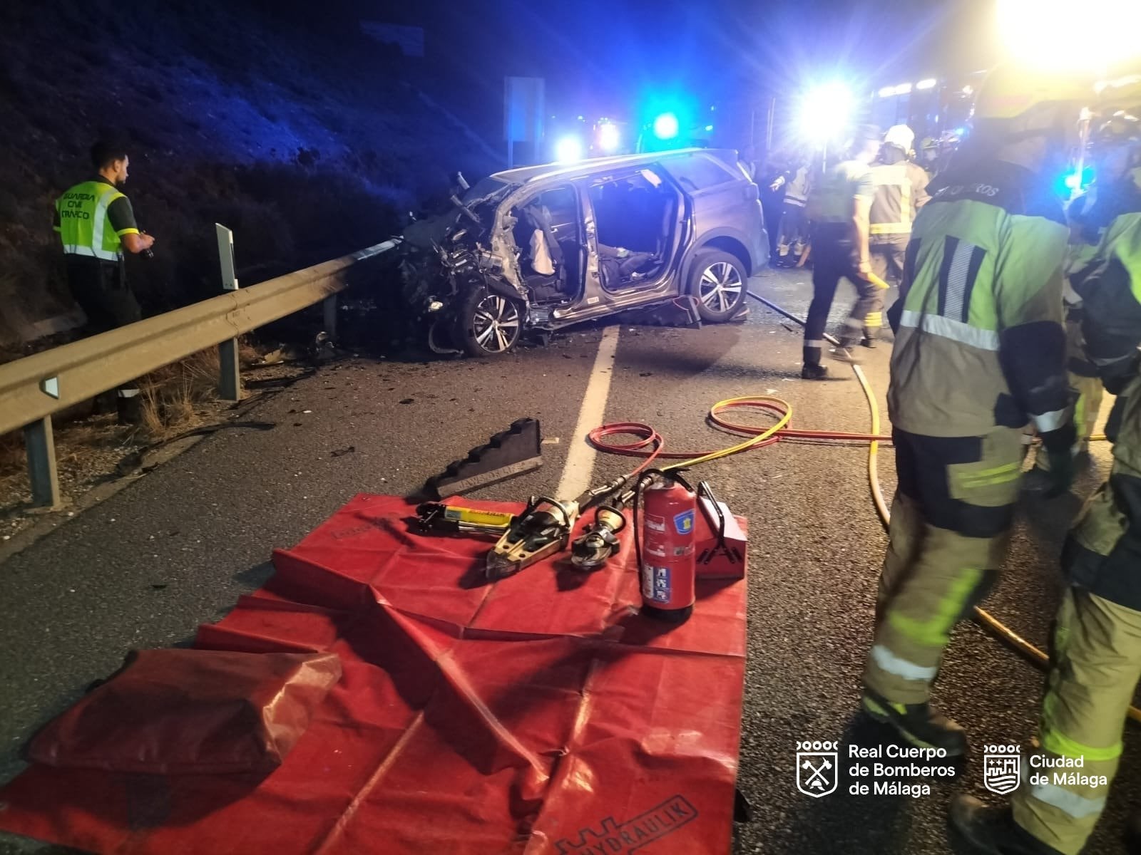 Un momento del siniestro ocurrido en la A-7 en Torremolinos (Málaga)