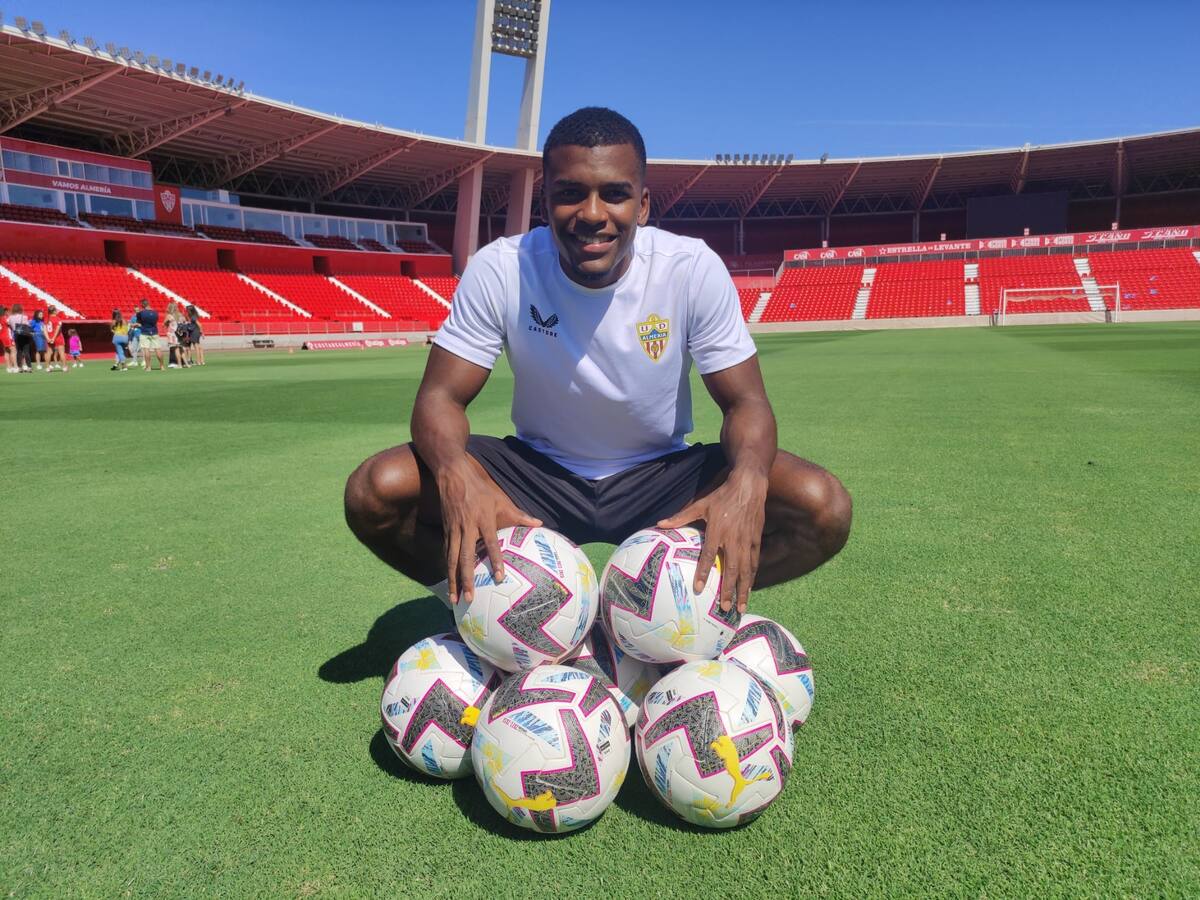 Akieme habla de todo con LA VOZ y Cadena SER