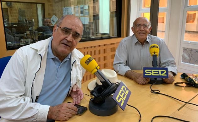 Juan Ramón Calero, en primer plano, junto a José Ignacio Gras, protagonistas de la tertulia de los miércoles en Hoy por hoy, junto a Antonio Bódalo.