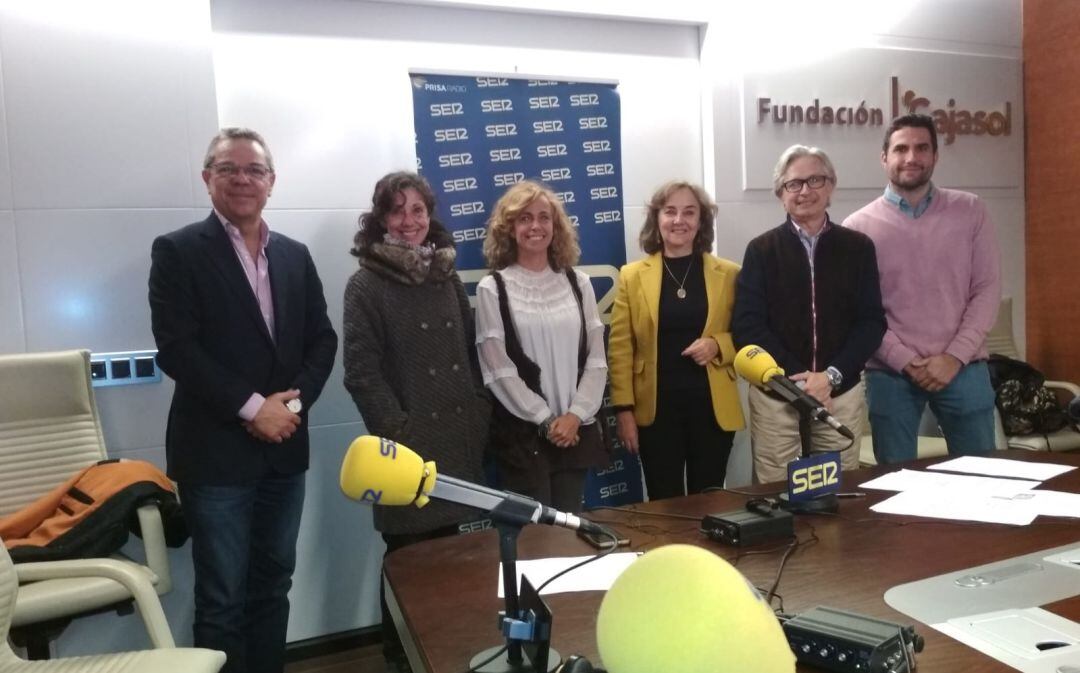 De izquierda a derecha, Salomón Hachuel, Esmeralda Valderrama, Isabel Ojeda, Adela Muñoz, Guillermo Antiñolo y David Troya