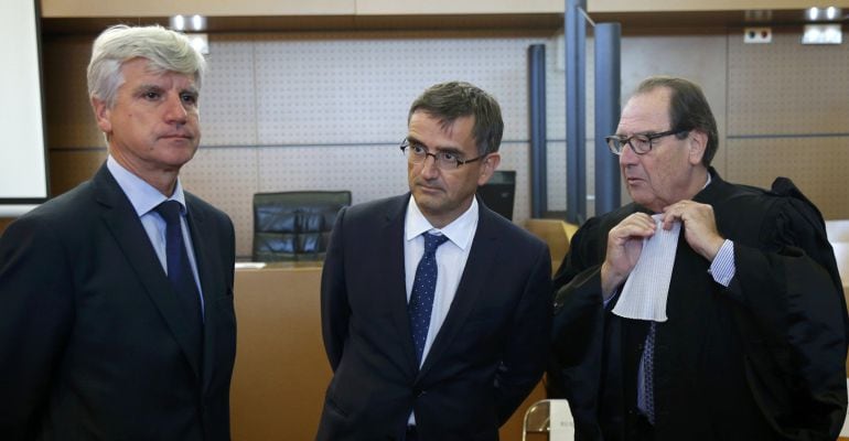 El presidente ejecutivo encargado de las relaciones laborales y recursos humanos de Air France, Xavier Broseta, junto a Pierre Plissonnier y Christian Charriere-Bournaze.