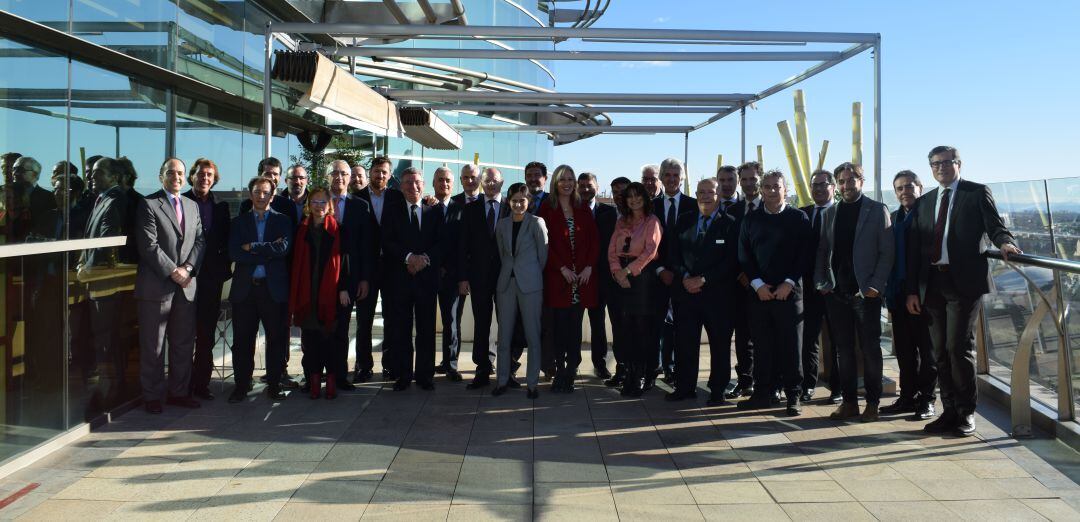 Los directores de los medios junto a los directivos de El Corte Inglés en la Terraza de El Corte Inglés Avenida de Francia