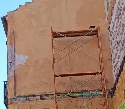 Amics de Velluters denuncia la &quot;agresión&quot; al mural del Palau de Balmes de València por nuevos dueños.