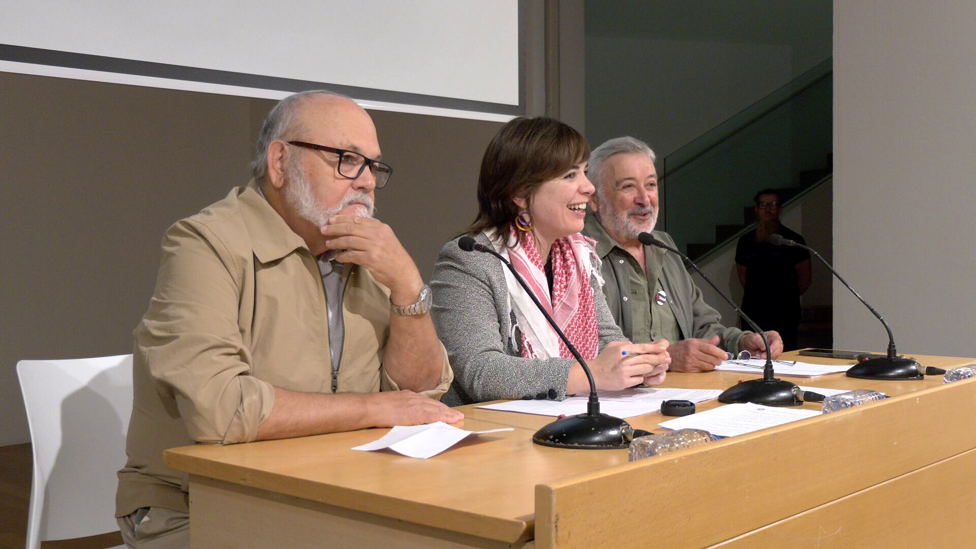 Jesús Vázquez González y Francisco Domingo García Montes, con la abogada Irene Álvarez