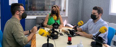 Echedey Eugenio, Cristina Valido, y David Toledo Niz en los estudios de SER Lanzarote.