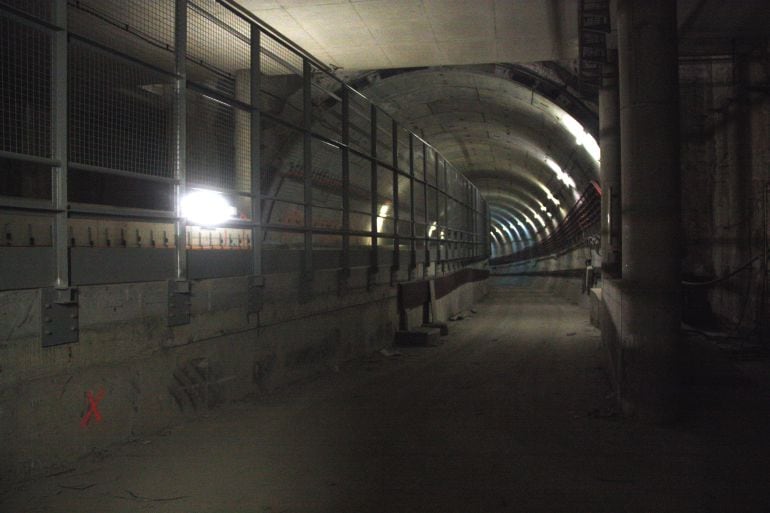 Imatge de 2016 del tunel de la línia 10, a la Zona Franca 