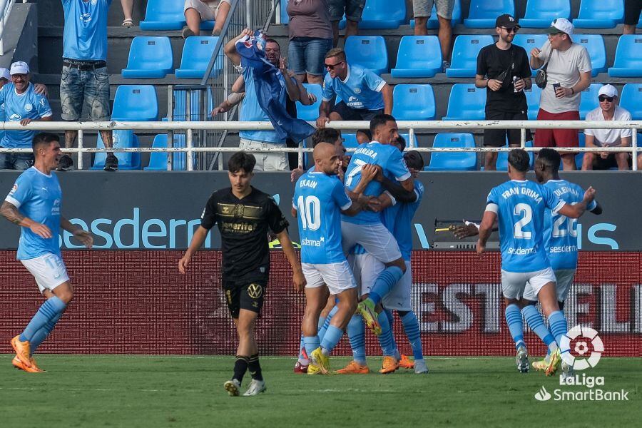 Los jugadores de la UD celebrando el gol en una imagen de La Liga